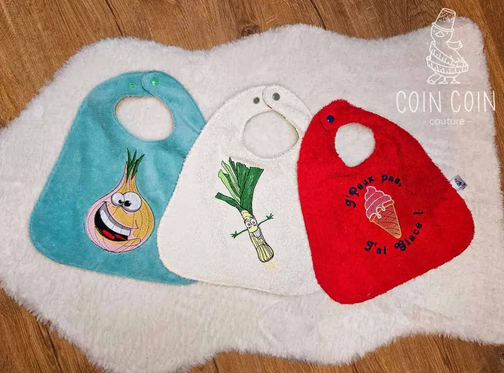 Bavoir personnalisé (Blanc crème, Sans broderie)