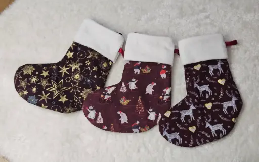 Chaussette de Noël🎄- fond bordeaux